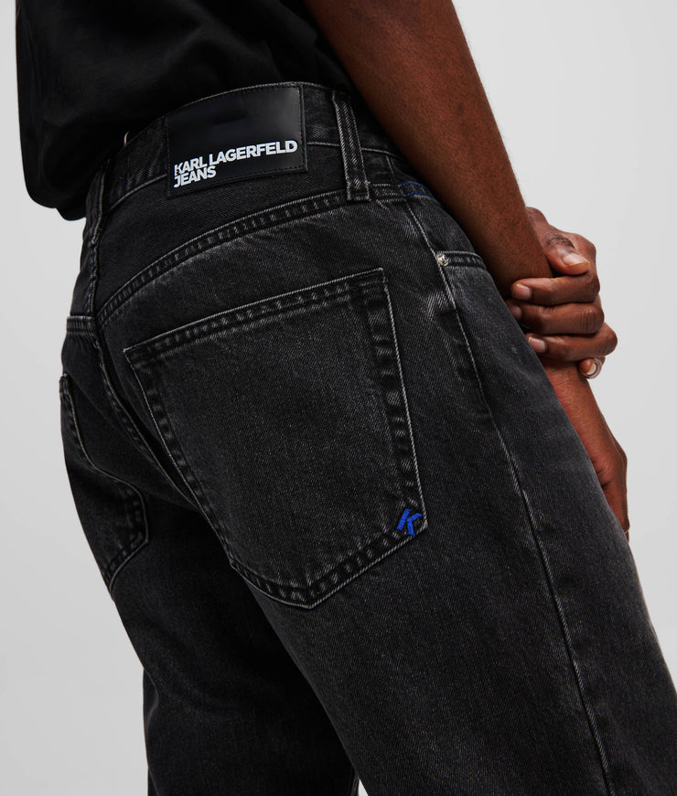 TAPERED JEANS